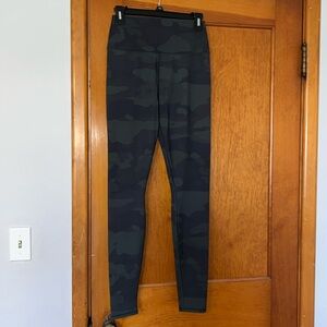 ALO Yoga Camouflage Leggings